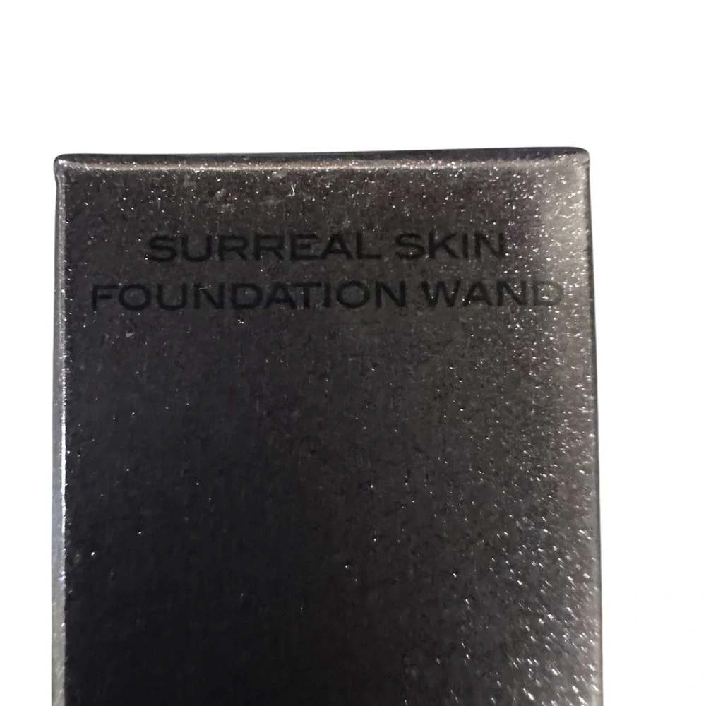 Surratt Surreal Skin Foundation Wand 10 Golden Deep Tan Primer Foundation Brush